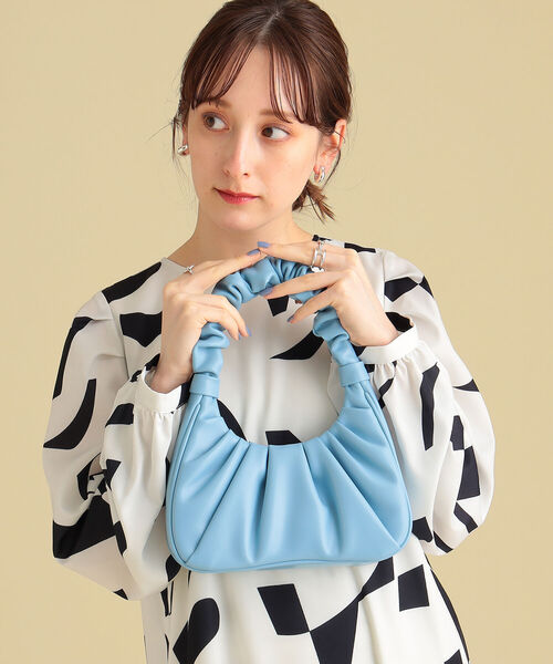 Ray BEAMS（レイビームス）の「JW PEI / Gabbi Bag（メッセンジャーバッグ・レディース・ライトブルー/ピンク/アイボリー・ONE SIZE）」の3枚目の写真