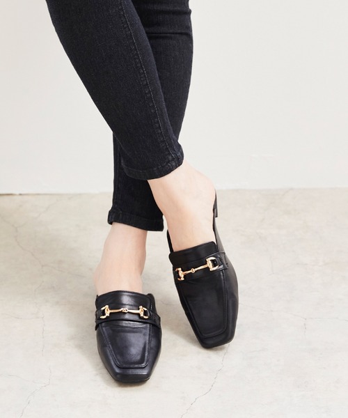 menue（メヌエ）の「ビット付きスクエアトゥローファーミュール（ローファー・レディース・ブラック系その他/アイボリー/キャメル/ブラック/グレイッシュベージュ/ダークブラウン・M/XS/3L/L/S/LL）」の13枚目の写真