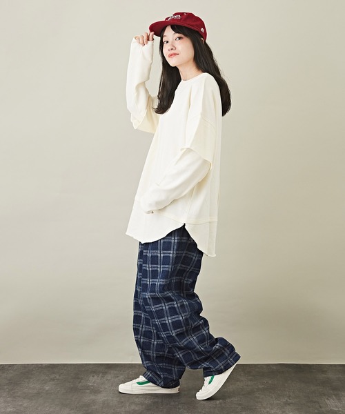 CUBE SUGAR（キューブシュガー）の「WEB限定無地スウェットレイヤード風長袖チュニック（チュニック・レディース・サックスブルー/ナチュラル/チャコールグレー/ピンク・M）」の6枚目の写真