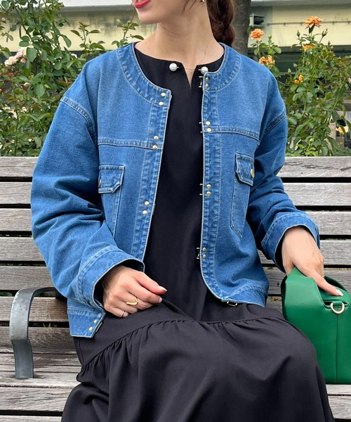 Chez toi（シェトワ）の「ゴールドフックノーカラーGジャン（デニムジャケット・レディース・カーキ/インディゴブルー/ブルー/アイボリー・FREE）」の20枚目の写真
