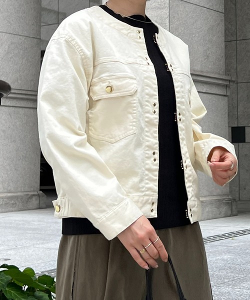 Chez toi（シェトワ）の「ゴールドフックノーカラーGジャン（デニムジャケット・レディース・カーキ/インディゴブルー/ブルー/アイボリー・FREE）」の21枚目の写真