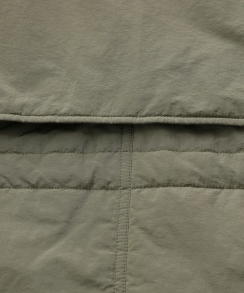 LOWRYS FARM（ローリーズファーム）の「エアサーマルノーカラーコート　344478（ノーカラーコート・メンズ・ブラック/カーキ・MEDIUM/LARGE）」の8枚目の写真