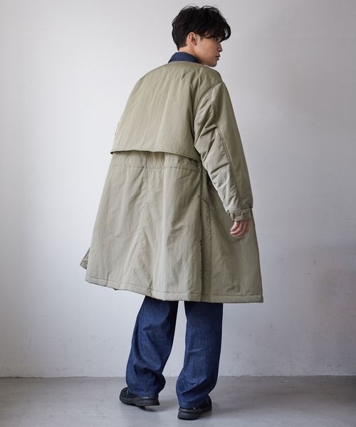 LOWRYS FARM（ローリーズファーム）の「エアサーマルノーカラーコート　344478（ノーカラーコート・メンズ・ブラック/カーキ・MEDIUM/LARGE）」の11枚目の写真