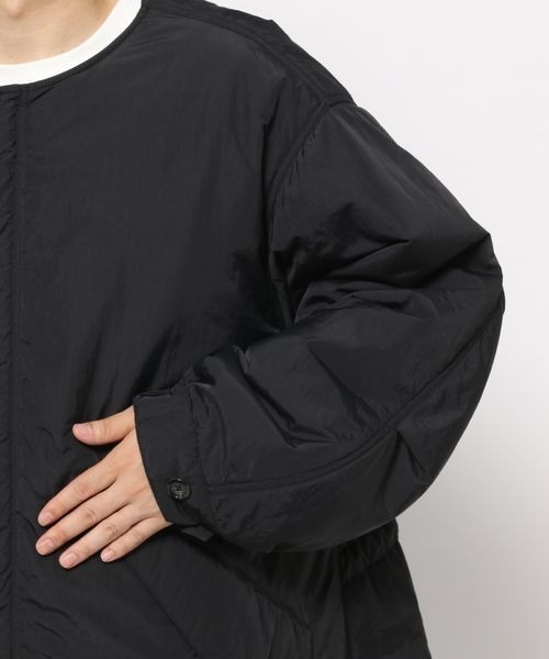 LOWRYS FARM（ローリーズファーム）の「エアサーマルノーカラーコート　344478（ノーカラーコート・メンズ・ブラック/カーキ・MEDIUM/LARGE）」の7枚目の写真