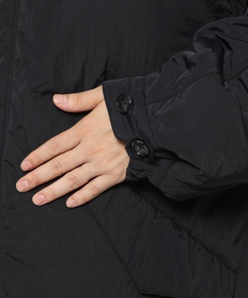 LOWRYS FARM（ローリーズファーム）の「エアサーマルノーカラーコート　344478（ノーカラーコート・メンズ・ブラック/カーキ・MEDIUM/LARGE）」の5枚目の写真