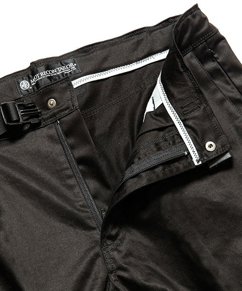 MOUT RECON TAILOR（マウトリーコンテーラー）の「MOUT RECON TAILOR