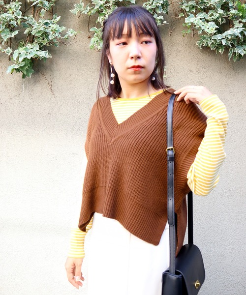 Brownie(ブラウニー)の「Brownie 前後2WAY畦ニットベスト(ベスト・レディース・パープル/ブラウン/アイボリー/チャコール・FREE)」の21枚目の写真