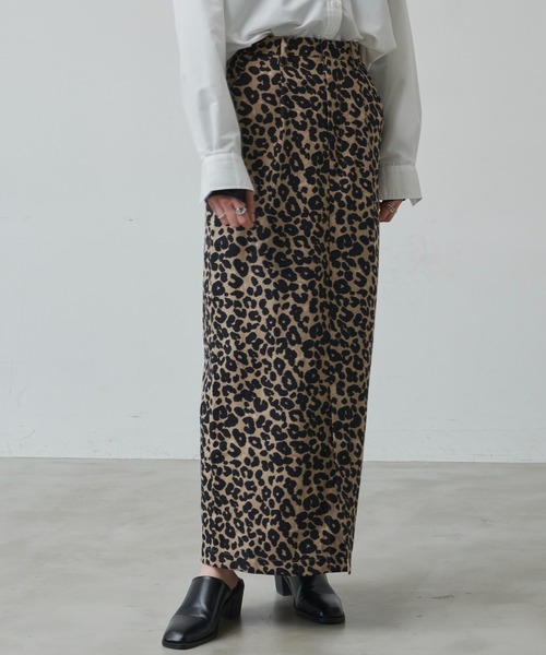 Aunt Marie's(アントマリーズ)の「コーデュロイロングナロースカート/セットアップ対応(スカート・レディース・ブラック/レオパード/ピンク/ブラウン/アイボリー・FREE/MT)」の5枚目の写真