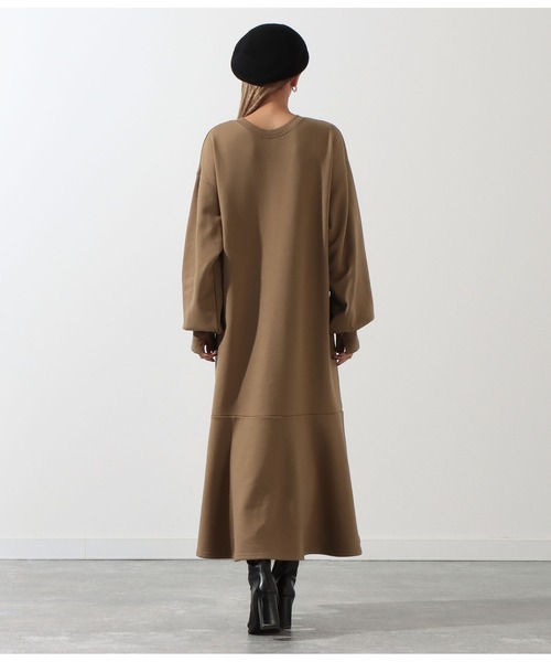 Settimissimo（セッティミッシモ）の「裏毛2WAYペプラムロングワンピース（ワンピース・レディース・ライトグレー/ブラック/モカ・FREE）」の14枚目の写真