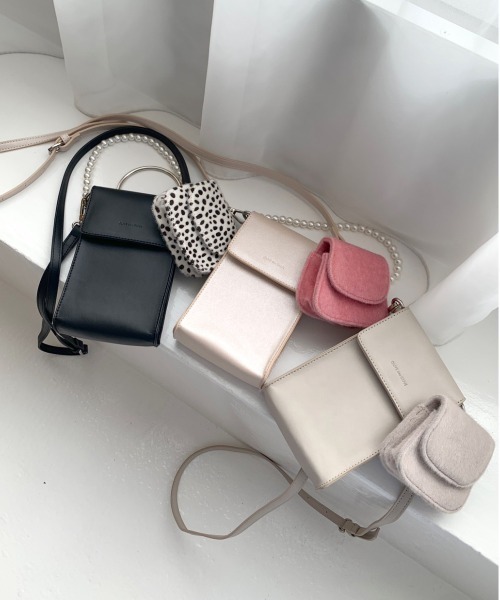 OLIVE des OLIVE（オリーブデオリーブ）の「モバイルショルダー（ショルダーバッグ・レディース・ピンク/ブラック/グレイッシュベージュ・FREE）」の22枚目の写真