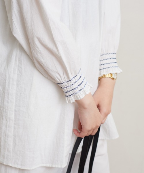 bulle de savon（ビュルデサボン）の「○hand smocking tunic
