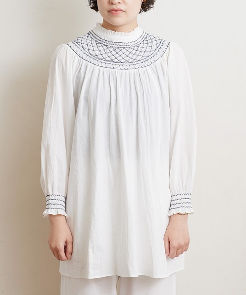bulle de savonビュルデサボン　ウール素材　チュニック bulle de savon（ビュルデサボン）の「○hand smocking tunic