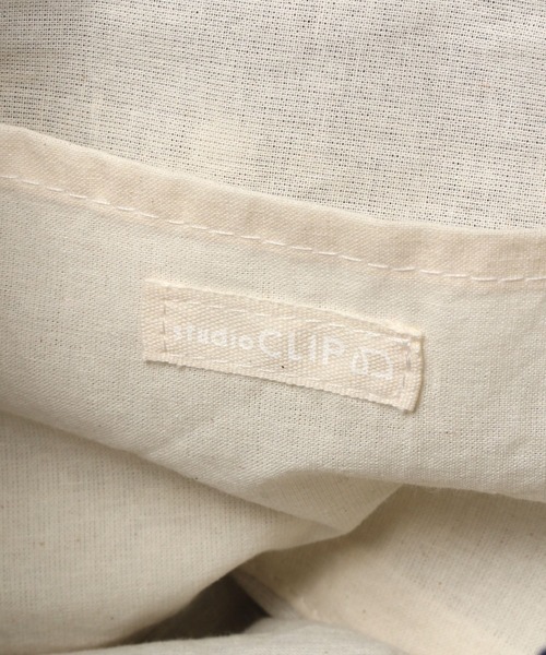 studio CLIP（スタディオクリップ）の「コーデュロイロゴトートバッグM（トートバッグ・レディース・アイボリー/グレー/ネイビー・FREE）」の16枚目の写真