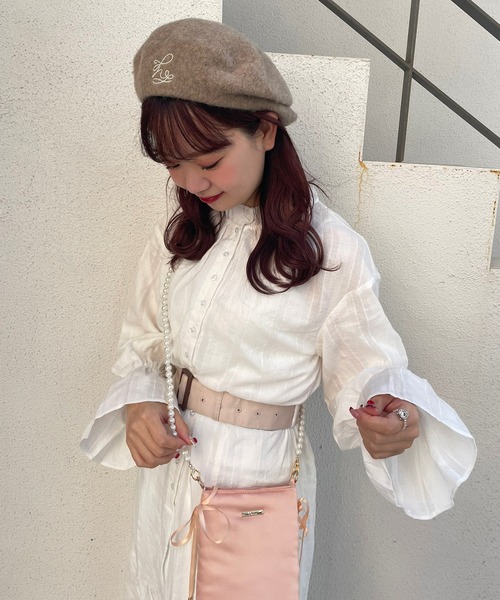 one after another NICE CLAUP(ワンアフターアナザーナイスクラップ)の「【スタッフ考案企画】パールストラップサテンポシェット(ショルダーバッグ・レディース・ピンク/アイボリー/ワインレッド/モカ・FREE)」の21枚目の写真