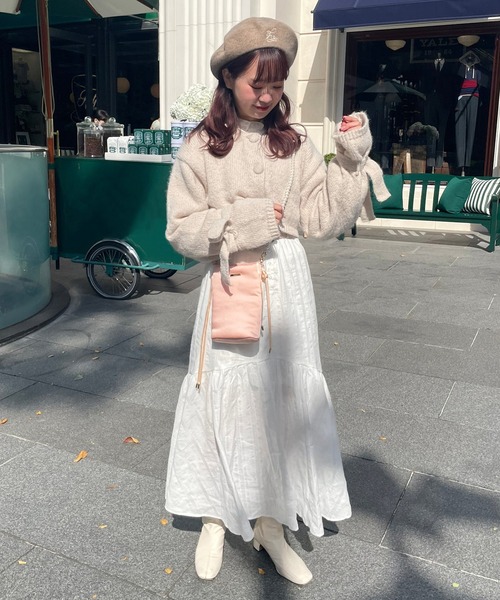 one after another NICE CLAUP(ワンアフターアナザーナイスクラップ)の「【スタッフ考案企画】パールストラップサテンポシェット(ショルダーバッグ・レディース・ピンク/アイボリー/ワインレッド/モカ・FREE)」の7枚目の写真