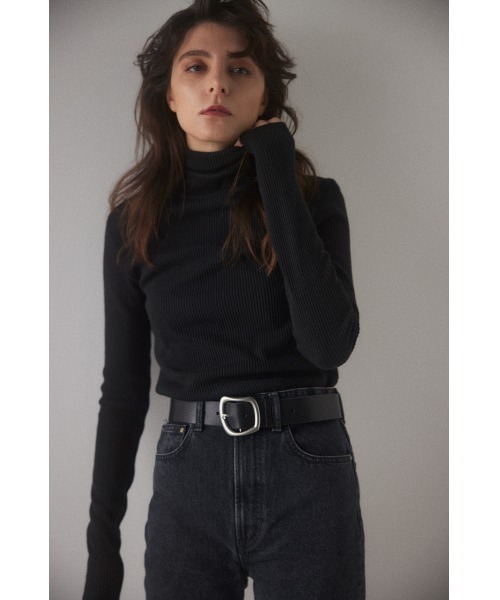 BLACK BY MOUSSY(ブラックバイマウジー)の「manyway turtle neck tops(メニーウェイタートルネックトップス)(ニット/セーター・レディース・レッド/ブラック/ベージュ・FREE)」の2枚目の写真