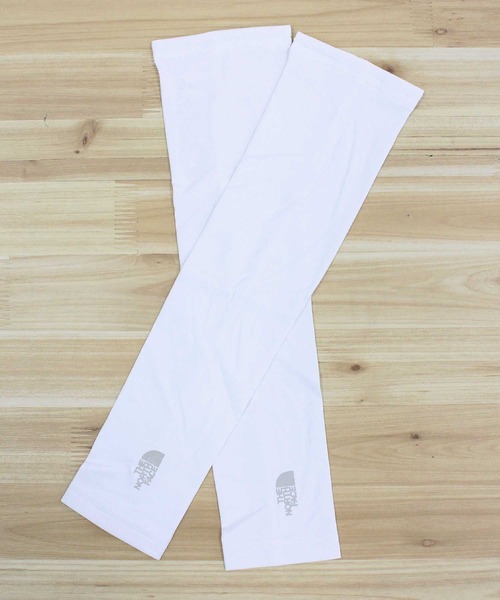 THE NORTH FACE(ザノースフェイス)の「吸汗速乾 リストレット アームカバー WRISTLET ザ・ノースフェイス 韓国限定ライン(アームカバー・レディース・ブラック/ホワイト/ブラック系その他3・L/M)」の2枚目の写真