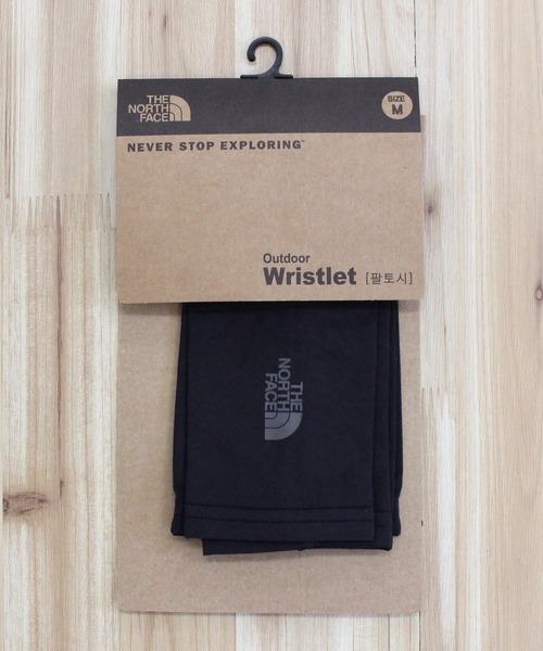 THE NORTH FACE(ザノースフェイス)の「吸汗速乾 リストレット アームカバー WRISTLET ザ・ノースフェイス 韓国限定ライン(アームカバー・レディース・ブラック/ホワイト/ブラック系その他3・L/M)」の4枚目の写真