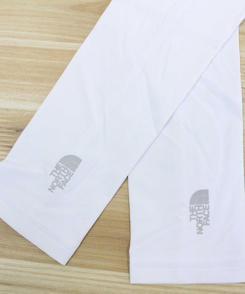THE NORTH FACE(ザノースフェイス)の「吸汗速乾 リストレット アームカバー WRISTLET ザ・ノースフェイス 韓国限定ライン(アームカバー・レディース・ブラック/ホワイト/ブラック系その他3・L/M)」の12枚目の写真