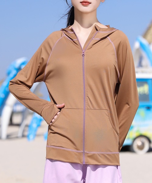 TeddyShop（テディショップ）の「【UVカット/UPF50+/フード付き/水陸両用/急速冷感】レディース 長袖 ジップアップ ラッシュガード パーカー（パーカー・レディース・ラベンダー/ライトブルー/ブラック/グレー系その他3/ホワイト系その他/ブルー系その他/グレー系その他2/グリーン/ライトグレー/パープル系その他/ブラック系その他/グレー系その他/ホワイト系その他2/スモークピンク/ブラウン・S/M/LL/L/3L）」の10枚目の写真