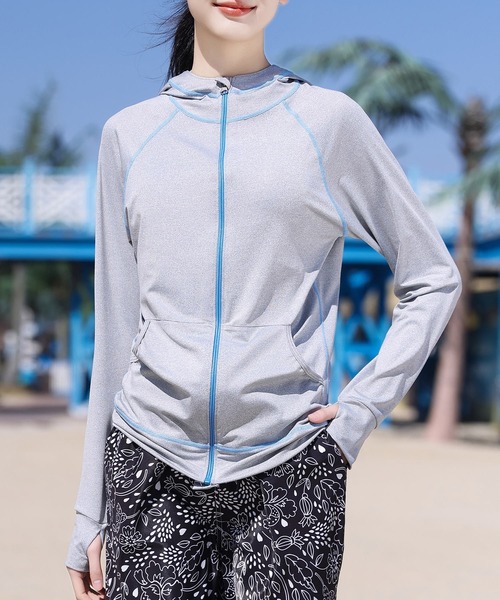 TeddyShop（テディショップ）の「【UVカット/UPF50+/フード付き/水陸両用/急速冷感】レディース 長袖 ジップアップ ラッシュガード パーカー（パーカー・レディース・ラベンダー/ライトブルー/ブラック/グレー系その他3/ホワイト系その他/ブルー系その他/グレー系その他2/グリーン/ライトグレー/パープル系その他/ブラック系その他/グレー系その他/ホワイト系その他2/スモークピンク/ブラウン・S/M/LL/L/3L）」の22枚目の写真