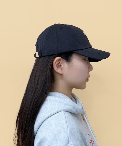 CEMONEMO(セモネモ)の「NEW YORK ベースボールキャップ(キャップ・レディース・ブラック/ネイビー/ベージュ/ホワイト・FREE)」の5枚目の写真