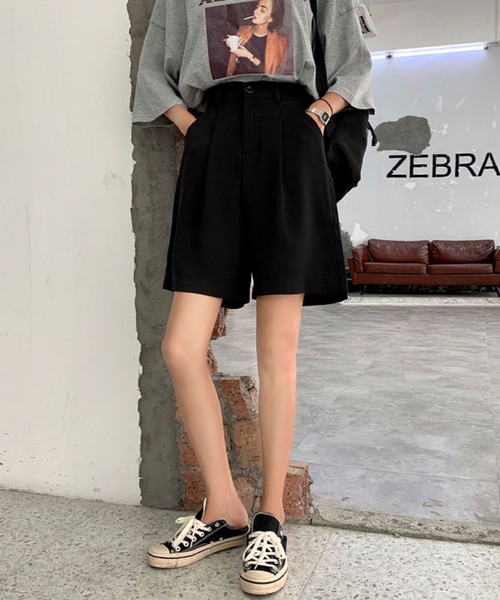 Silly（シリー）の「センタータックショートパンツ（その他パンツ・レディース・レッド/ブラック・SMALL/MEDIUM/LARGE）」の8枚目の写真