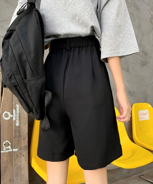 Silly（シリー）の「センタータックショートパンツ（その他パンツ・レディース・レッド/ブラック・SMALL/MEDIUM/LARGE）」の5枚目の写真