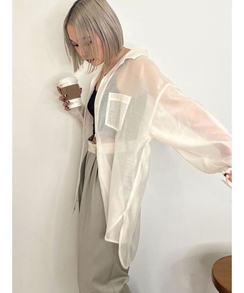 EMODA(エモダ)の「エアリールーズシャツ(シャツ/ブラウス・レディース・アイボリー・FREE)」の3枚目の写真