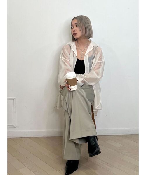 EMODA(エモダ)の「エアリールーズシャツ(シャツ/ブラウス・レディース・アイボリー・FREE)」の4枚目の写真