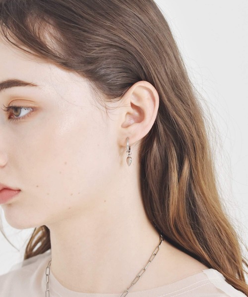 LHME（エルエイチエムイー）の「【WEB限定】”New me”ドロップフープピアス/ハート/サージカルステンレス（金属アレルギー対応）【LHME / エルエイチエムイー】（ピアス（両耳用）・レディース・ゴールド/シルバー・ONE SIZE）」の10枚目の写真