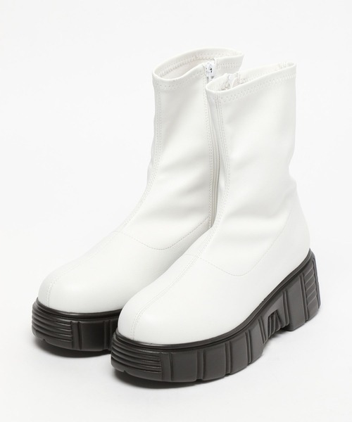 LAKOLE(ラコレ)の「スニーカーソールブーツ / 971555(ブーツ・レディース・ホワイト/ベージュ/ブラック・LARGE/MEDIUM)」の11枚目の写真