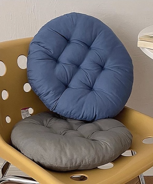 Made in I（メイドインアイ）の「ふんわりドーナツクッション（クッション/クッションカバー・レディース・グリーン/ブラウン/ピンク/イエロー/ベージュ/ブルー/グレー・FREE）」の6枚目の写真