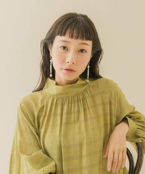 SMELLY（スメリー）の「バロックパールコンビピアス（ピアス（両耳用）・レディース・ゴールド系その他・-）」の7枚目の写真