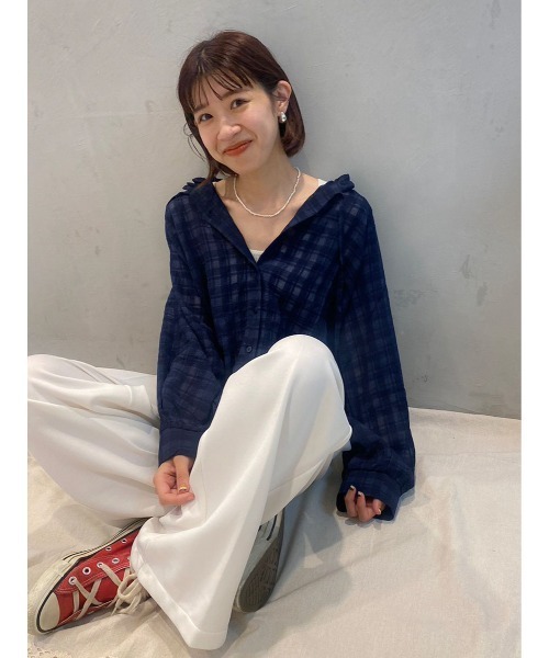 flower(フラワー)の「シアーフリルブラウス(シャツ/ブラウス・レディース・ベージュ/ネイビー・FREE)」の17枚目の写真