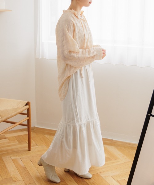 flower(フラワー)の「シアーフリルブラウス(シャツ/ブラウス・レディース・ベージュ/ネイビー・FREE)」の22枚目の写真