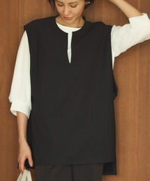 キーネックカットベスト