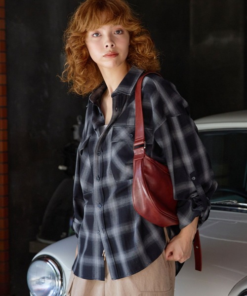 PBLIM（ページボーイリム）の「PBLIM/オンブレチェックシャツ（シャツ/ブラウス・レディース・ブルー系その他/ブラック系その他・FREE）」の3枚目の写真