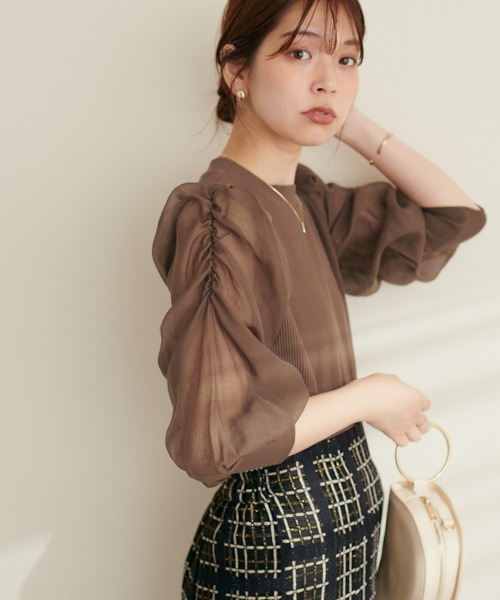 natural couture(ナチュラルクチュール)の「異素材シアー袖コンテレコTOPS(Tシャツ/カットソー・レディース・オフホワイト/ブラウン/ライトベージュ/ブラック・FREE)」の3枚目の写真