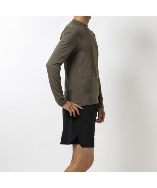 Reebok(リーボック)の「TW+グラフェン ロングスリーブTシャツ / TW+GRAPHENE LS(Tシャツ/カットソー・メンズ・カーキブラウン/ブラック・X-SMALL/XX-LARGE/SMALL/X-LARGE/MEDIUM/LARGE)」の3枚目の写真