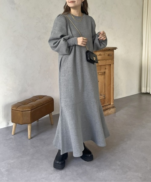 prose verse（プロズヴェール）の「パフスリーブマーメイドスウェットワンピ（ワンピース・レディース・ブラック/アイボリー/グレー・MEDIUM/MP）」の5枚目の写真