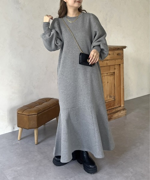 prose verse（プロズヴェール）の「パフスリーブマーメイドスウェットワンピ（ワンピース・レディース・ブラック/アイボリー/グレー・MEDIUM/MP）」の6枚目の写真