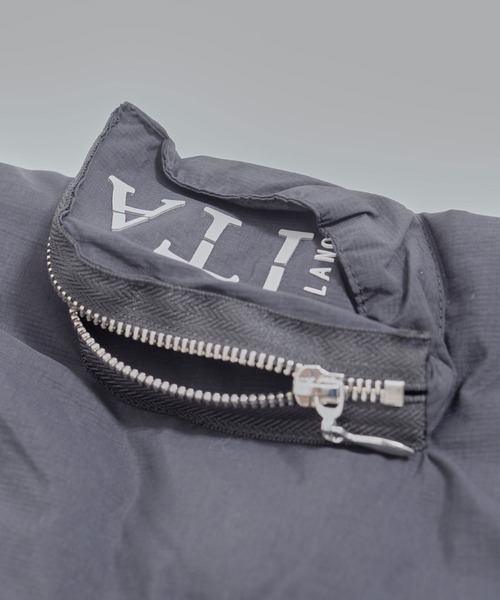 VIOLA(ヴィオラ)の「『VIOLA rumore/ヴィオラ ルモーレ』ポケ付フルZIP UP長袖ジャケット(ブルゾン・メンズ・ブラック/オフホワイト/ロイヤルブルー・M/XL/L)」の21枚目の写真