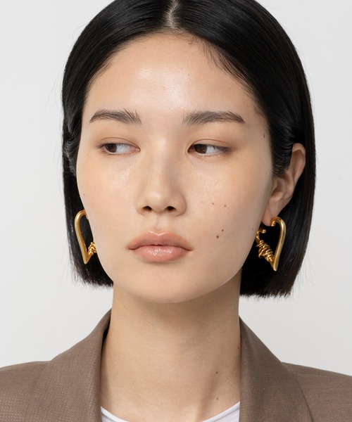 LAPUIS(ラピュイ)の「LAPUIS(ラピュイ) COIL HEART HOOP PIERCED EARRINGS(ピアス(両耳用)・レディース・マルチ/ゴールド/シルバー・FREE)」の16枚目の写真