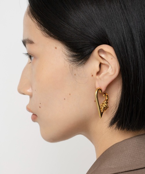 LAPUIS(ラピュイ)の「LAPUIS(ラピュイ) COIL HEART HOOP PIERCED EARRINGS(ピアス(両耳用)・レディース・マルチ/ゴールド/シルバー・FREE)」の12枚目の写真