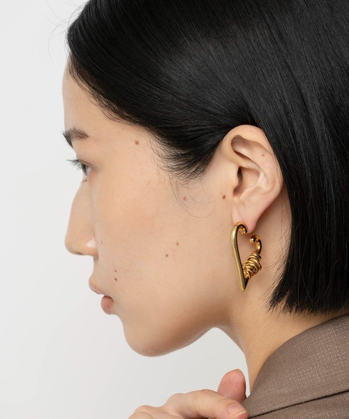 LAPUIS(ラピュイ)の「LAPUIS(ラピュイ) COIL HEART HOOP PIERCED EARRINGS(ピアス(両耳用)・レディース・マルチ/ゴールド/シルバー・FREE)」の13枚目の写真