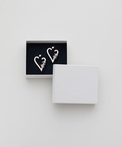 LAPUIS(ラピュイ)の「LAPUIS(ラピュイ) COIL HEART HOOP PIERCED EARRINGS(ピアス(両耳用)・レディース・マルチ/ゴールド/シルバー・FREE)」の19枚目の写真