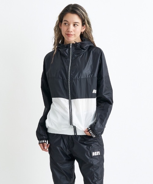 ROXY(ロキシー)の「STAY TRUE JACKET/ロキシー撥水カラーブロッキングリラックスサイズナイロンブルゾン(ナイロンジャケット・レディース・カーキ/ブラック・SMALL/LARGE/MEDIUM)」の13枚目の写真
