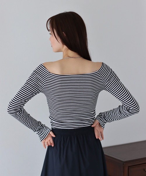 BLUEEAST(ブルーイースト)の「オフショルボーダーTシャツ(Tシャツ/カットソー・レディース・ブラック/グレー/ホワイト系/ピンク系/ブラック系/モカ/ネイビー・MEDIUM)」の14枚目の写真