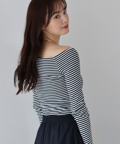 BLUEEAST(ブルーイースト)の「オフショルボーダーTシャツ(Tシャツ/カットソー・レディース・ブラック/グレー/ホワイト系/ピンク系/ブラック系/モカ/ネイビー・MEDIUM)」の15枚目の写真